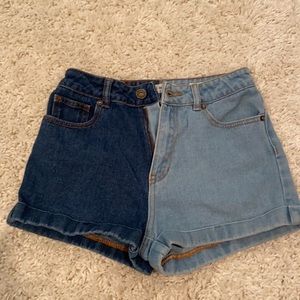 Bullhead 2 Toned Mom Shorts